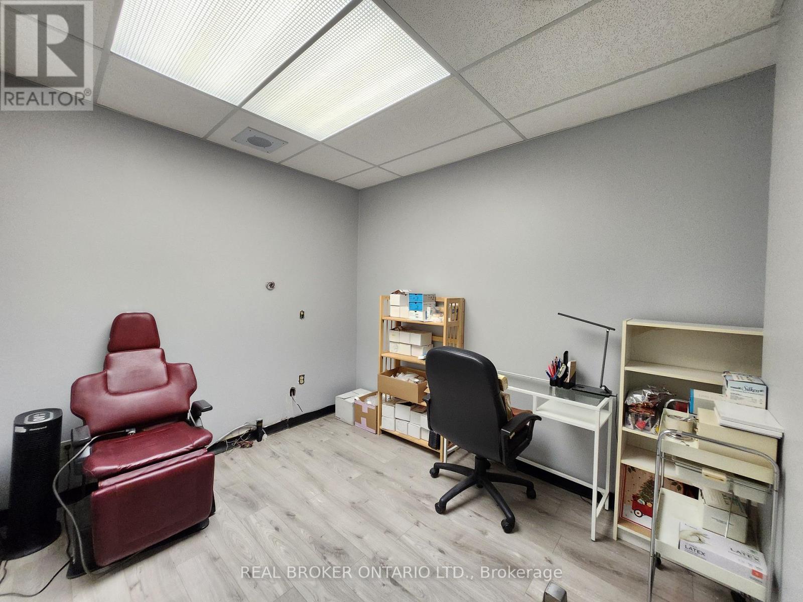 5130 Dundas Street W, Toronto, Ontario M9A 1C2 - Photo 11 - W12294621