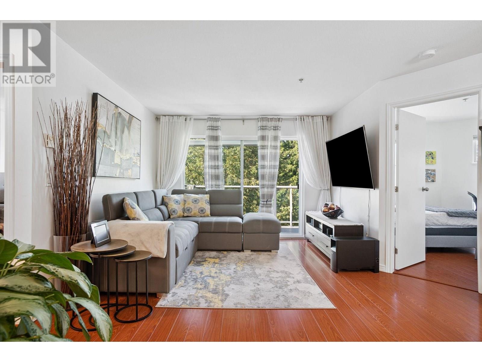 402 2983 Cambridge Street, Port Coquitlam, British Columbia  V3B 7N7 - Photo 2 - R3028546