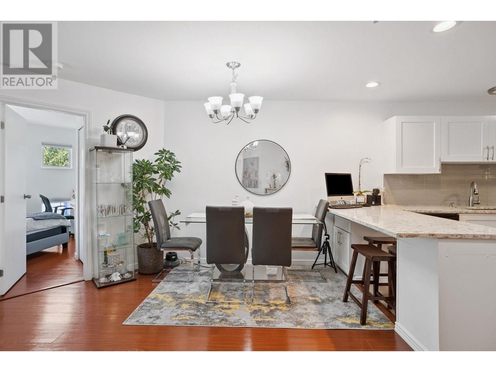 402 2983 Cambridge Street, Port Coquitlam, British Columbia  V3B 7N7 - Photo 3 - R3028546