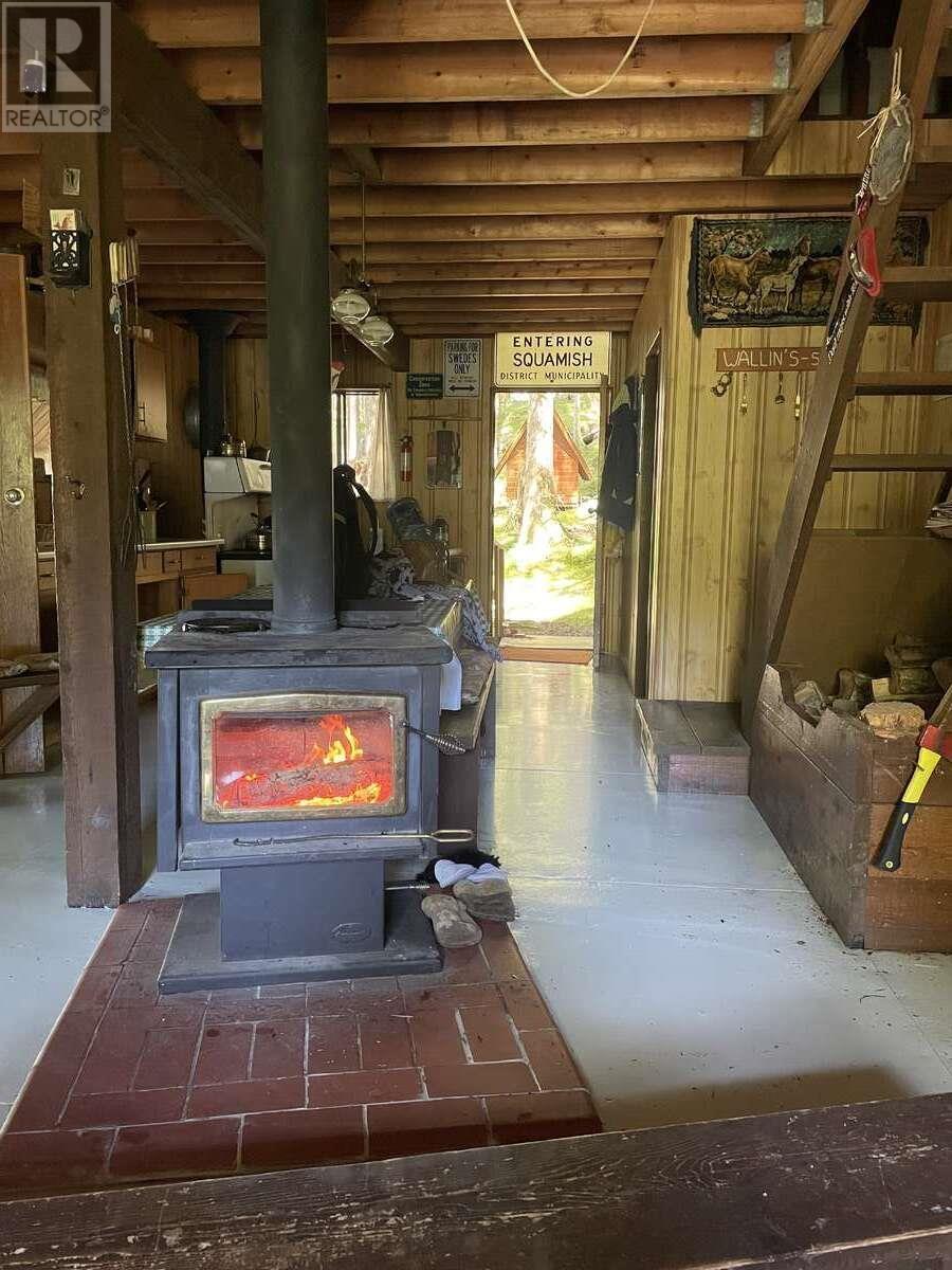 6164 Garibaldi Park Road, Squamish, British Columbia  V0N 1T0 - Photo 2 - R3028557