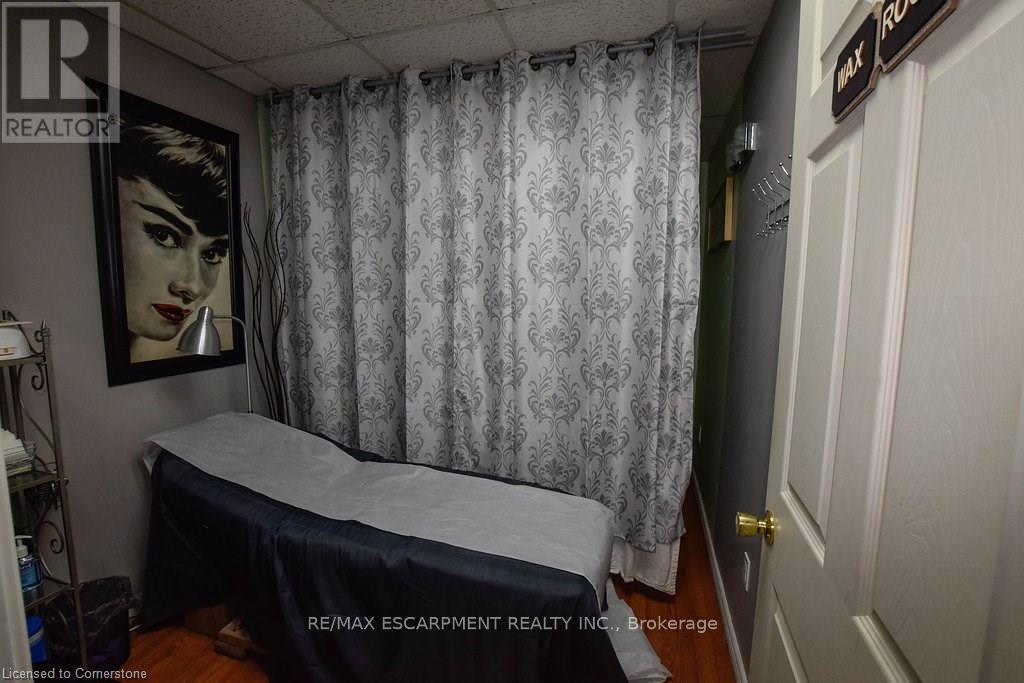 120 Parkdale Avenue N, Hamilton (Normanhurst), Ontario  L8H 5W9 - Photo 27 - X12294559