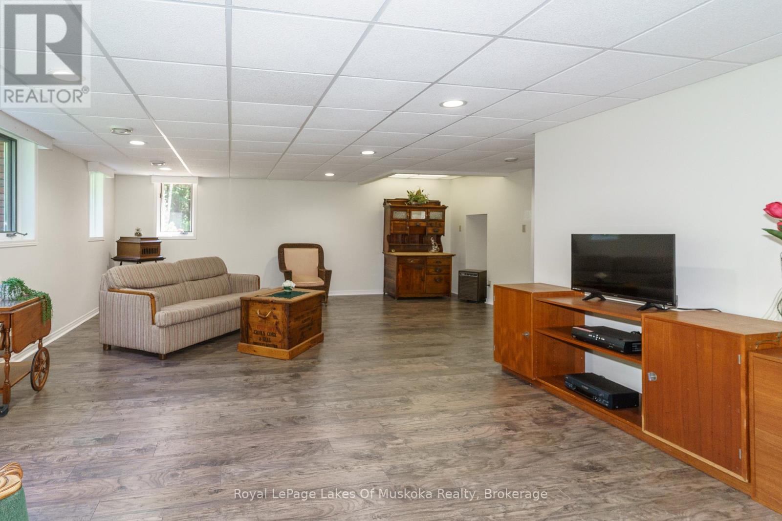 1020 Amelia Crescent, Gravenhurst, Ontario  P0E 1G0 - Photo 27 - X12294686