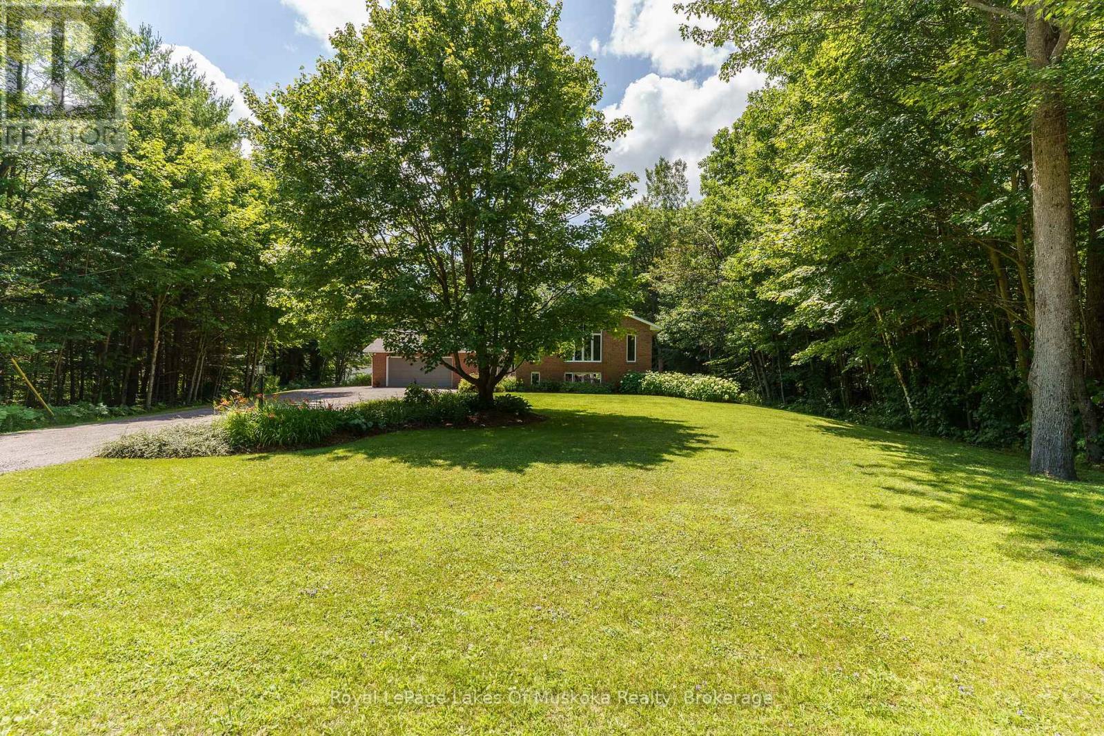 1020 Amelia Crescent, Gravenhurst, Ontario  P0E 1G0 - Photo 41 - X12294686