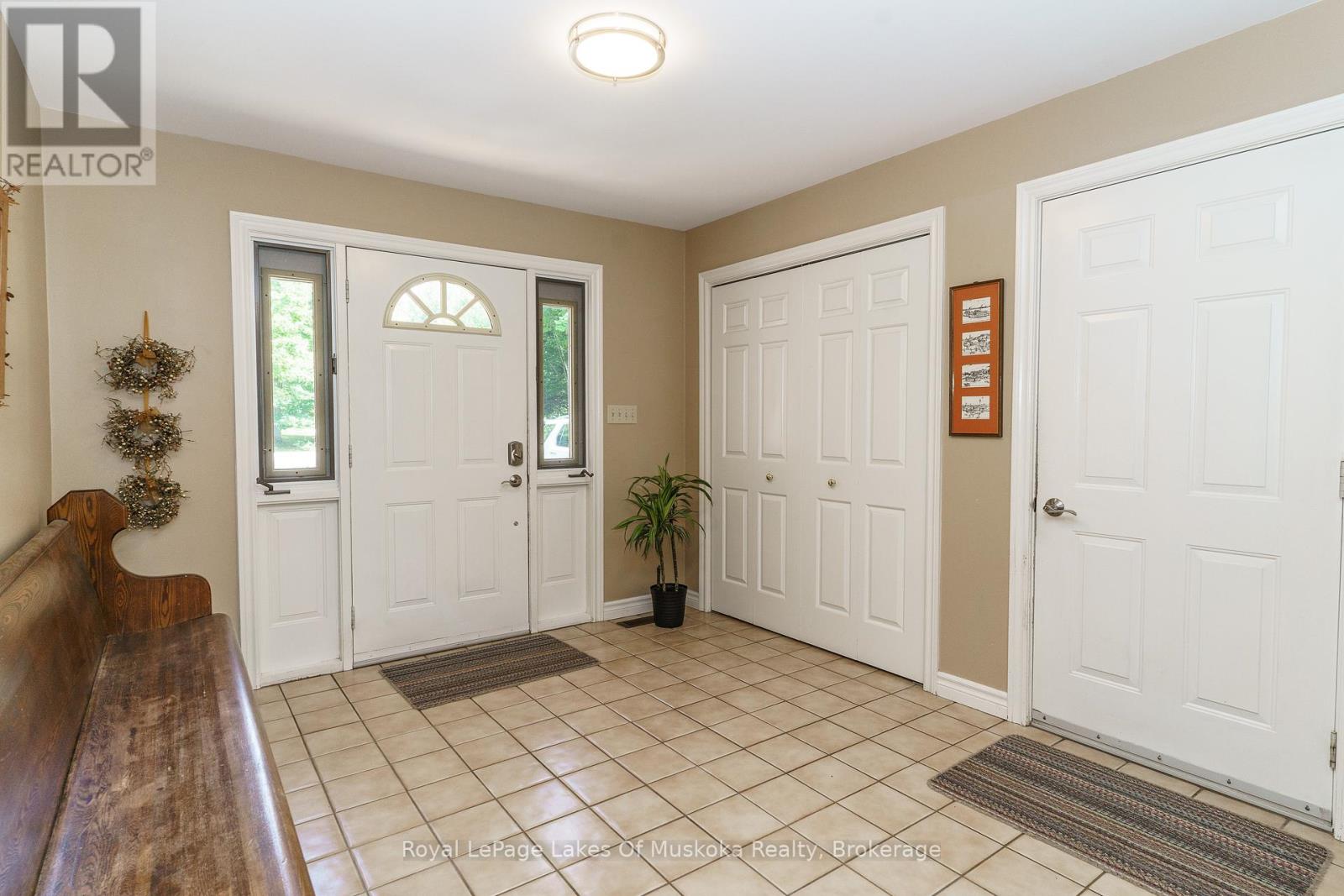 1020 Amelia Crescent, Gravenhurst, Ontario  P0E 1G0 - Photo 5 - X12294686