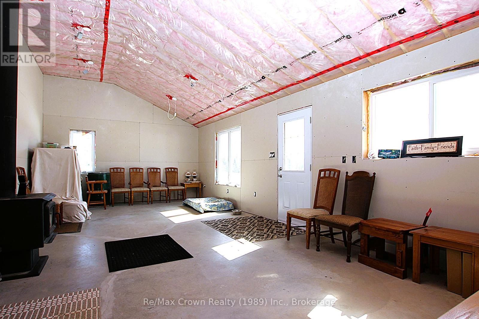 303 Clear Lake Road, Parry Sound Remote Area, Ontario  P0H 1A0 - Photo 26 - X12258939