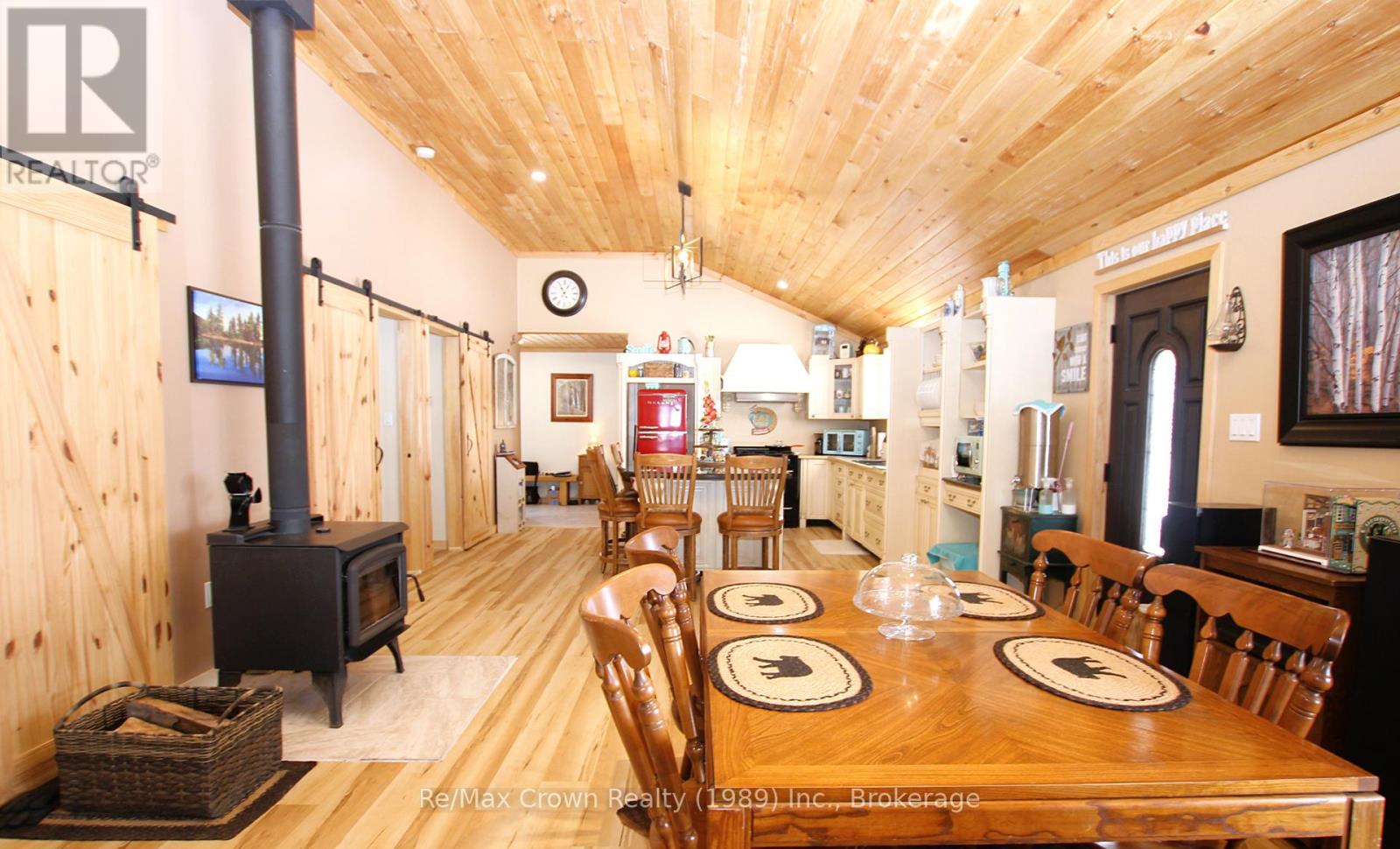 303 Clear Lake Road, Parry Sound Remote Area, Ontario  P0H 1A0 - Photo 19 - X12258939