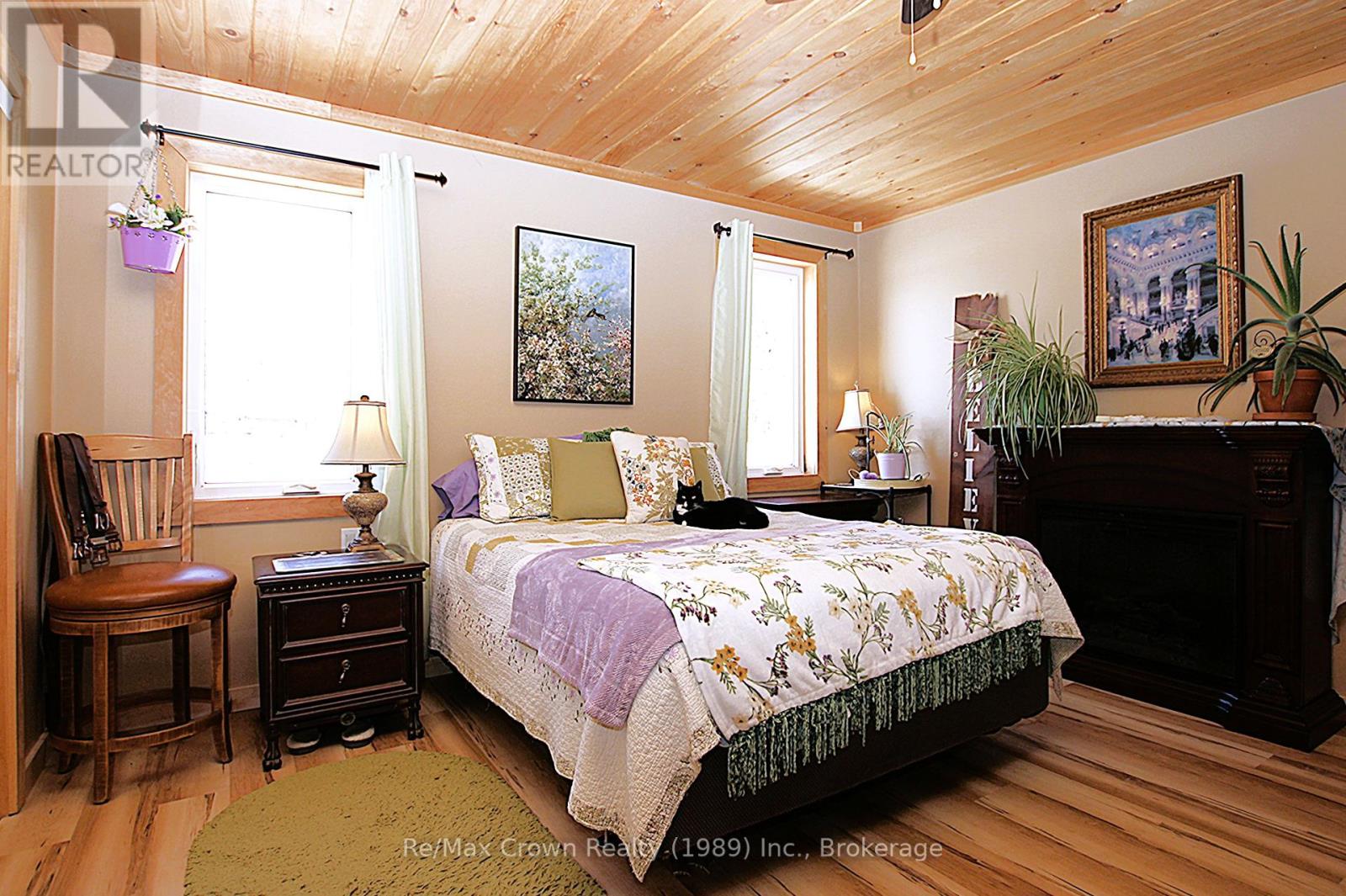 303 Clear Lake Road, Parry Sound Remote Area, Ontario  P0H 1A0 - Photo 20 - X12258939