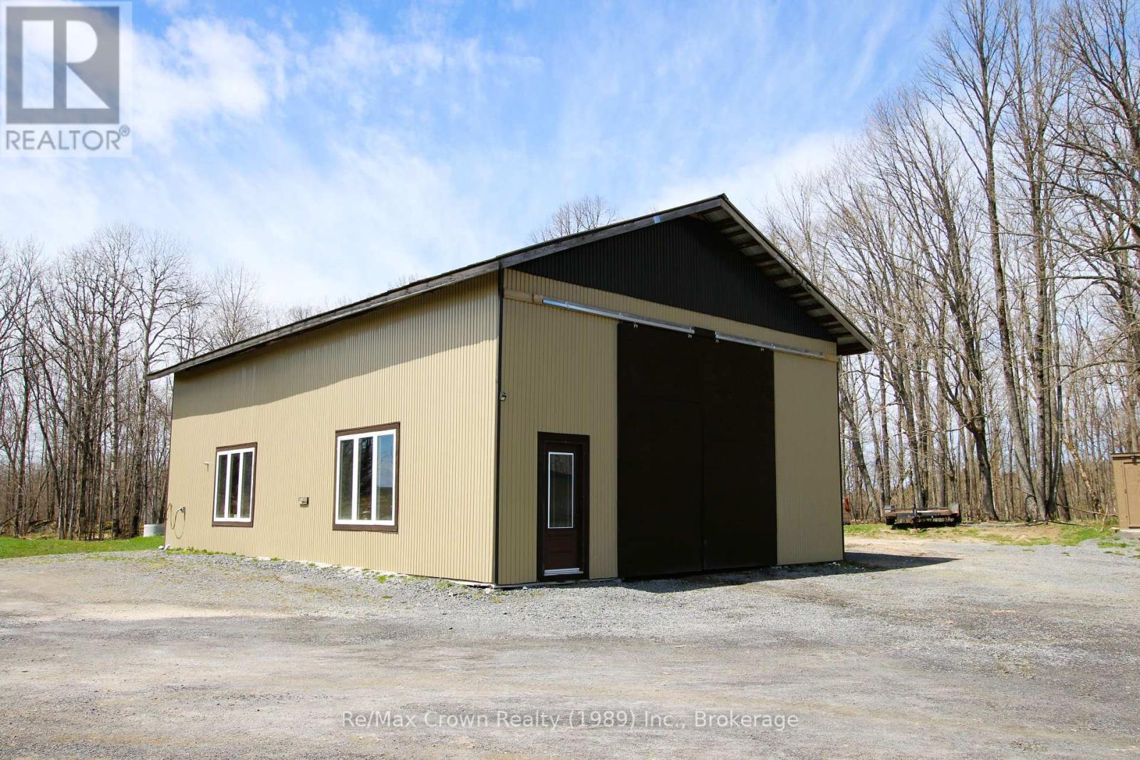 303 Clear Lake Road, Parry Sound Remote Area, Ontario  P0H 1A0 - Photo 34 - X12258939