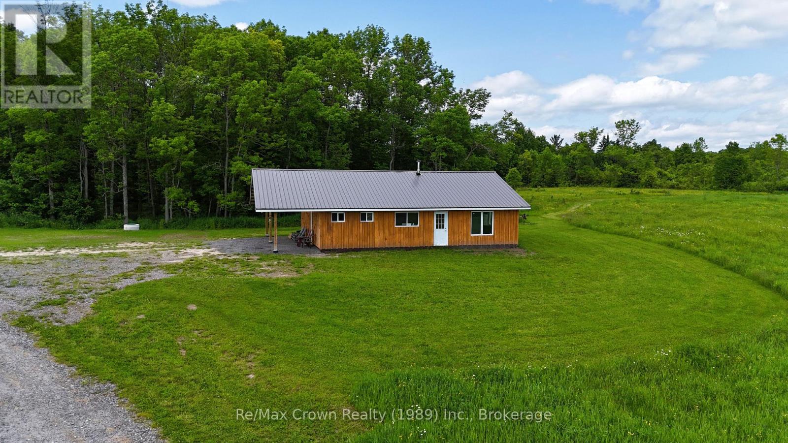 303 Clear Lake Road, Parry Sound Remote Area, Ontario  P0H 1A0 - Photo 5 - X12258939