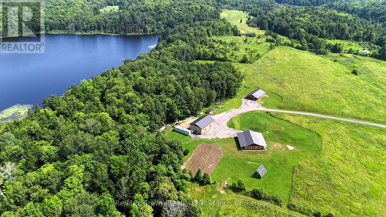 303 Clear Lake Road, Parry Sound Remote Area, Ontario  P0H 1A0 - Photo 8 - X12258939