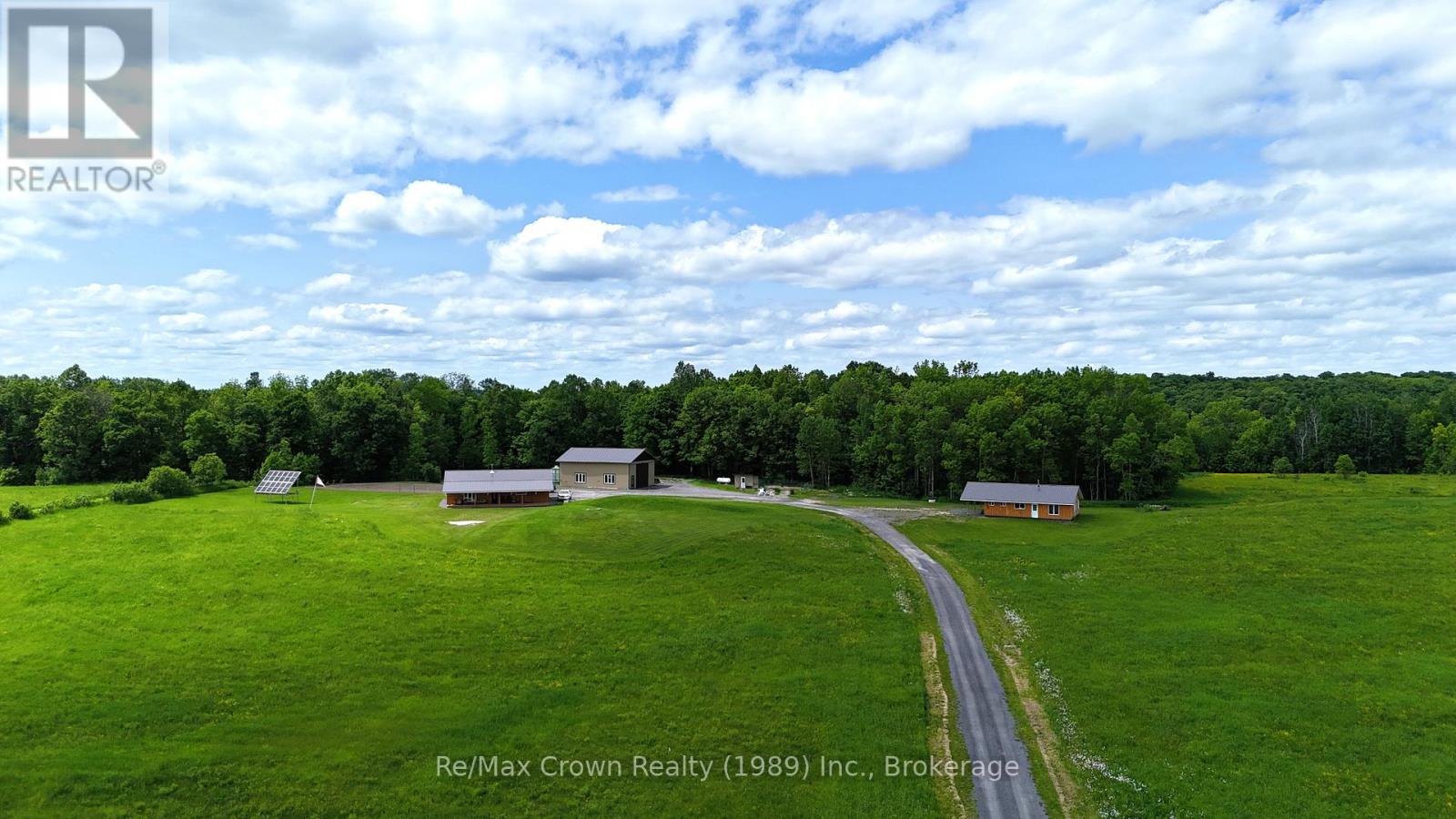 303 Clear Lake Road, Parry Sound Remote Area, Ontario  P0H 1A0 - Photo 7 - X12258939