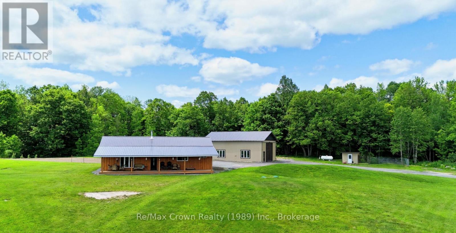 303 Clear Lake Road, Parry Sound Remote Area, Ontario  P0H 1A0 - Photo 4 - X12258939