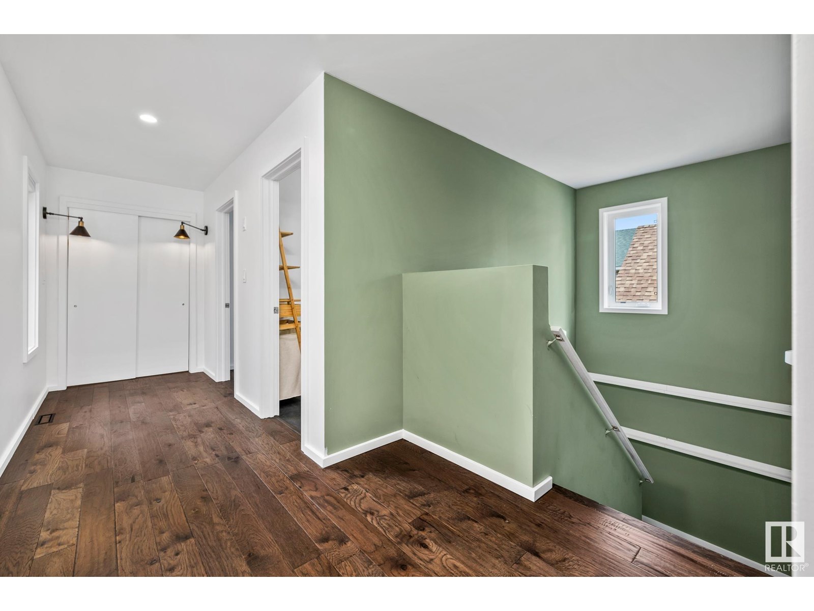 Property at 11402 66 ST NW image 1