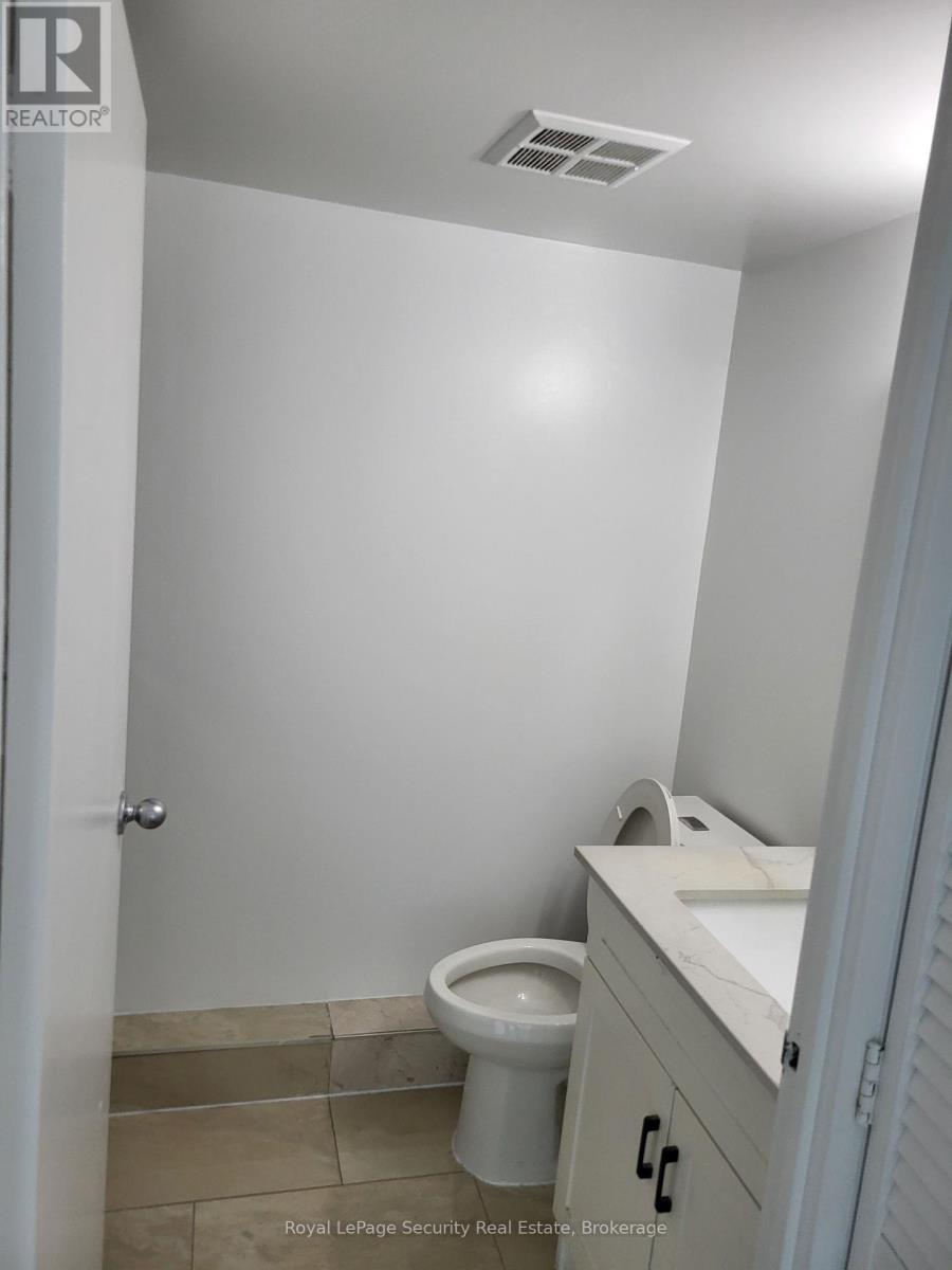 605 - 2470 Eglinton Avenue W, Toronto (Beechborough-Greenbrook), Ontario  M6M 5E7 - Photo 14 - W12294645