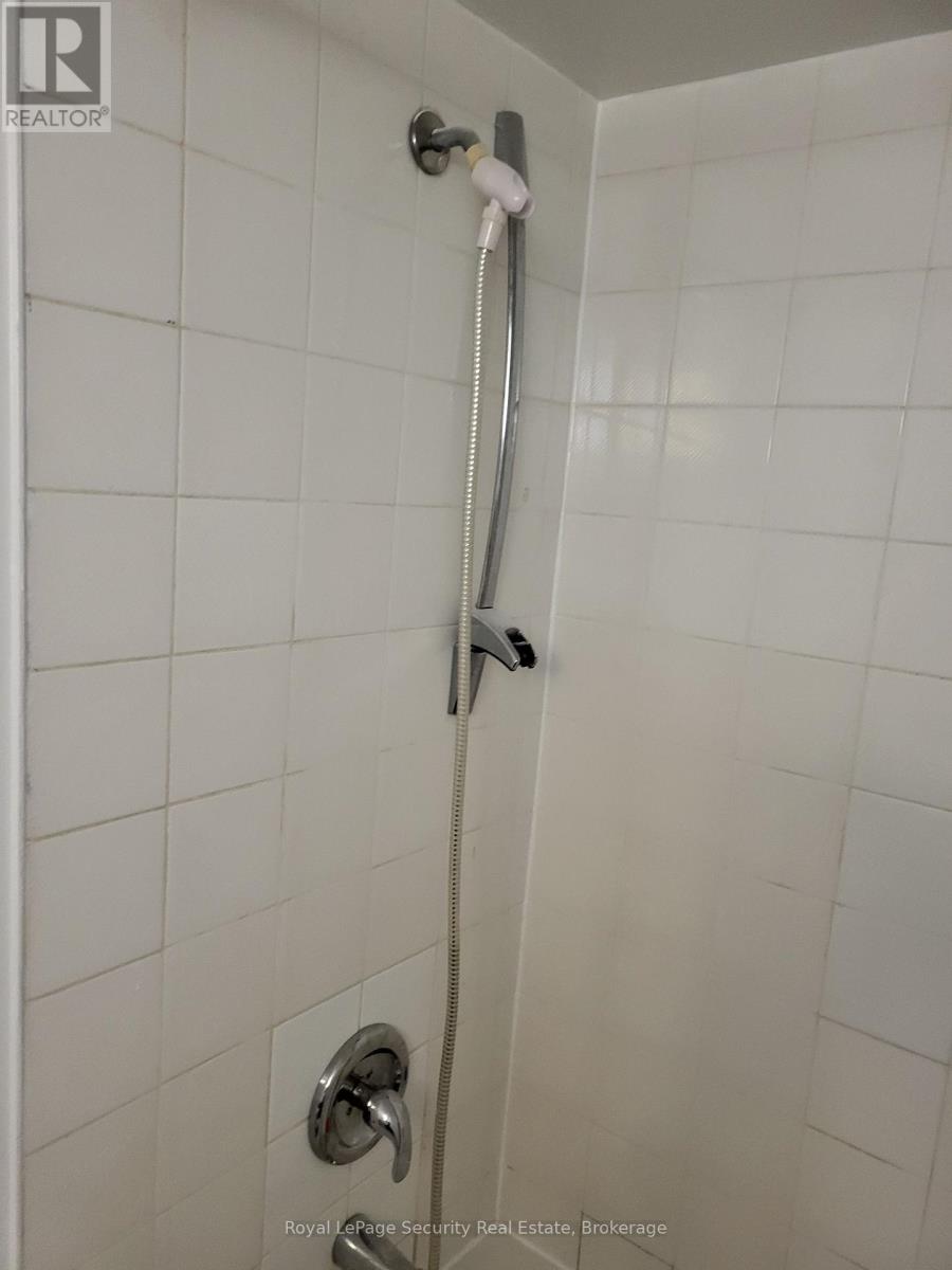 605 - 2470 Eglinton Avenue W, Toronto (Beechborough-Greenbrook), Ontario  M6M 5E7 - Photo 16 - W12294645