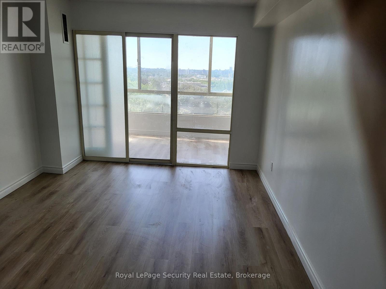 Property at 605 - 2470 EGLINTON AVENUE W image 4