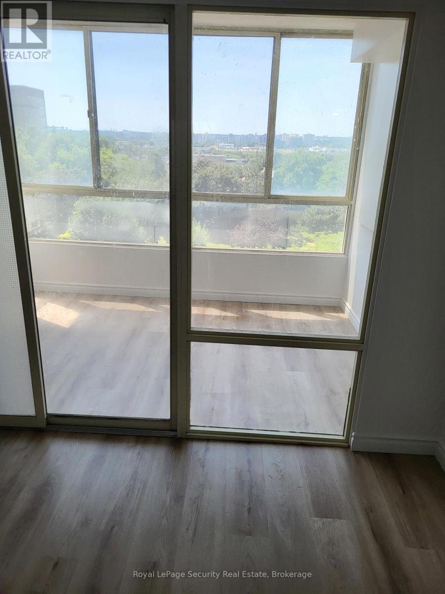 605 - 2470 Eglinton Avenue W, Toronto (Beechborough-Greenbrook), Ontario  M6M 5E7 - Photo 6 - W12294645
