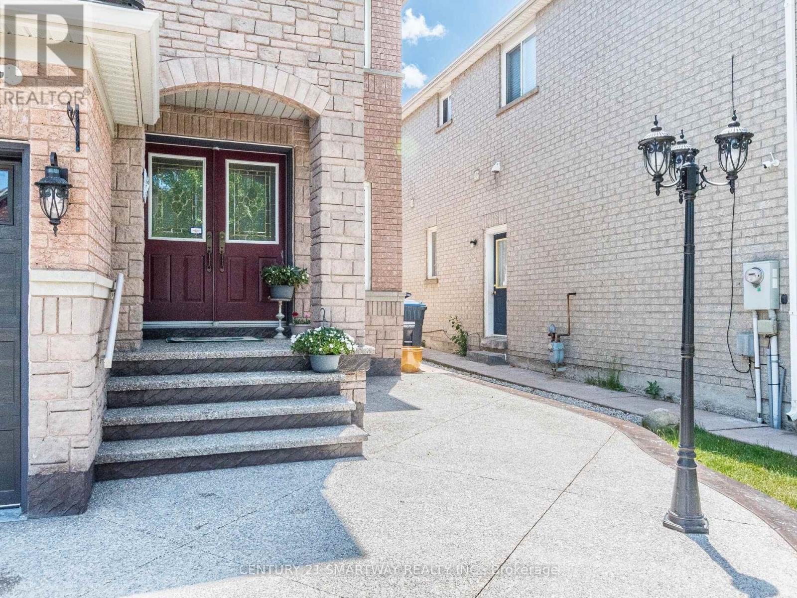 Property at 38 BOTTLEBRUSH DRIVE image 3