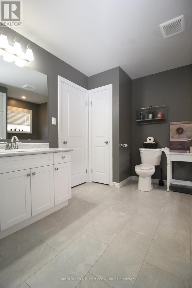 20 Sandy Court, Tillsonburg, Ontario  N4G 0H6 - Photo 25 - X12294729