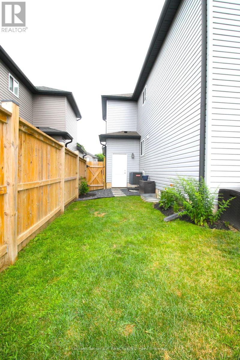 20 Sandy Court, Tillsonburg, Ontario  N4G 0H6 - Photo 36 - X12294729