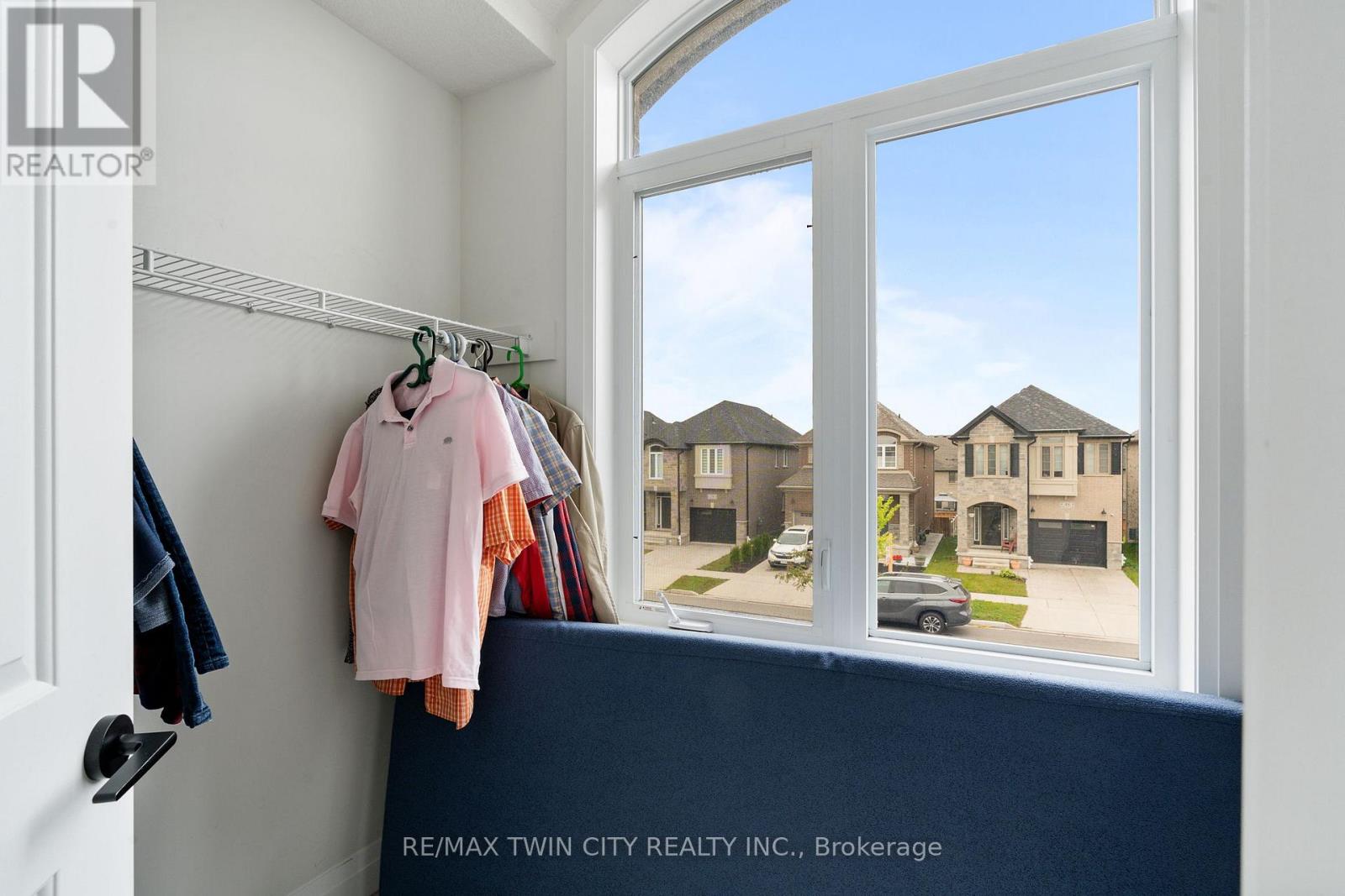 47 Pondcliffe Drive, Kitchener, Ontario  N2R 0M3 - Photo 23 - X12294679
