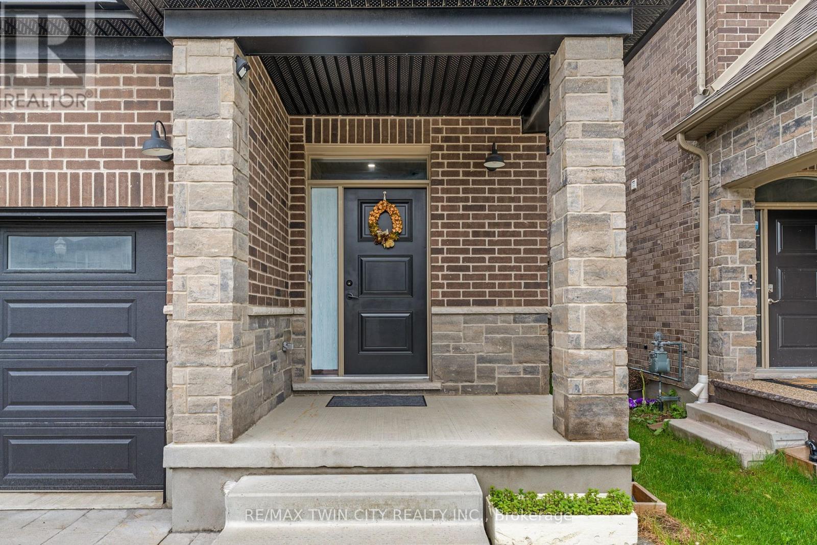Property at 47 PONDCLIFFE DRIVE image 4