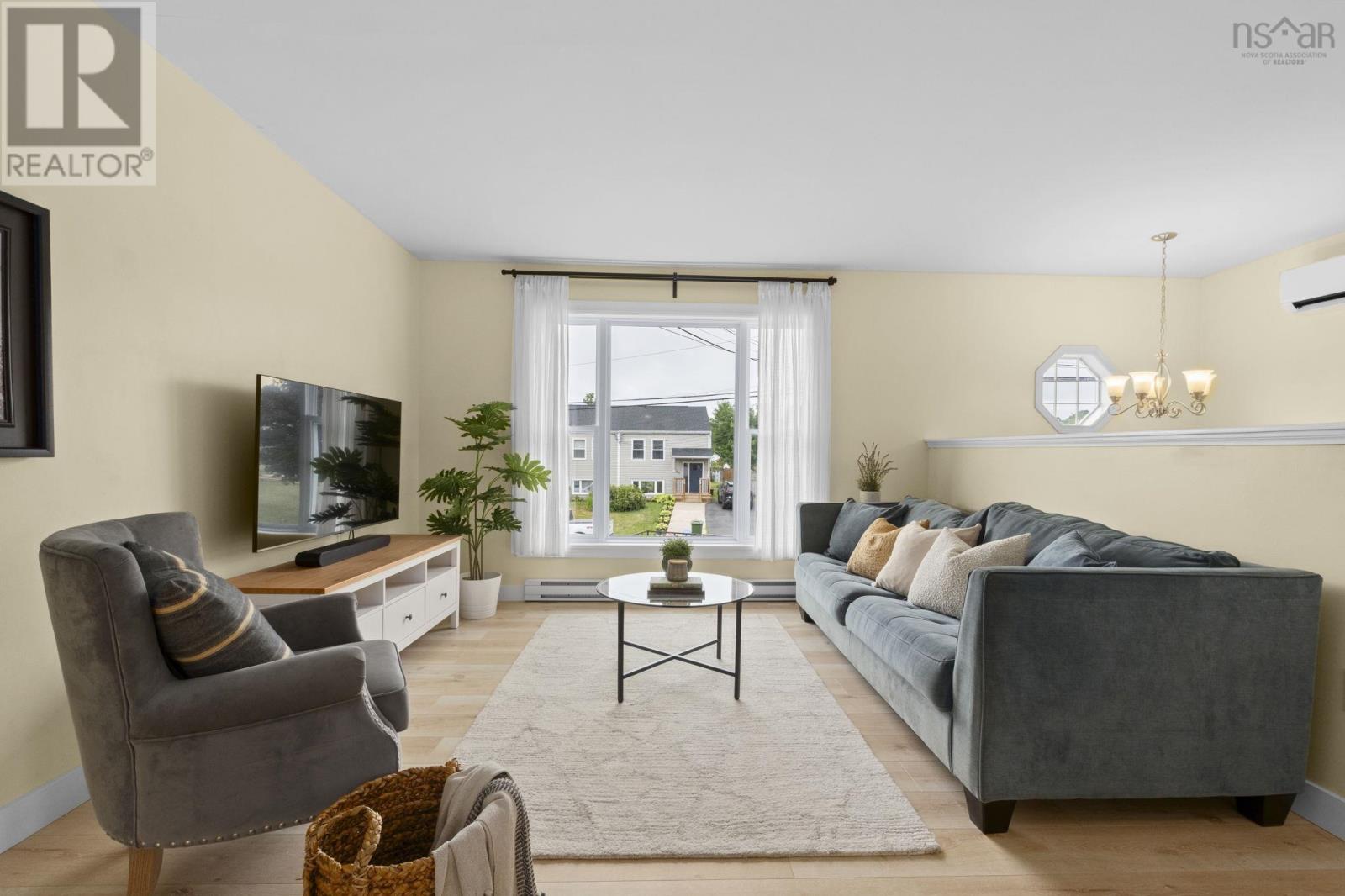 Property at 47 Armoyan Drive image 4