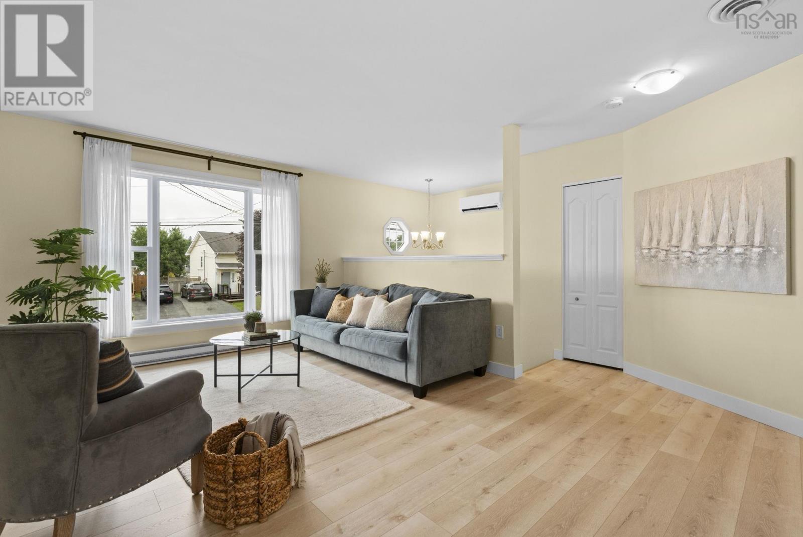 Property at 47 Armoyan Drive image 2