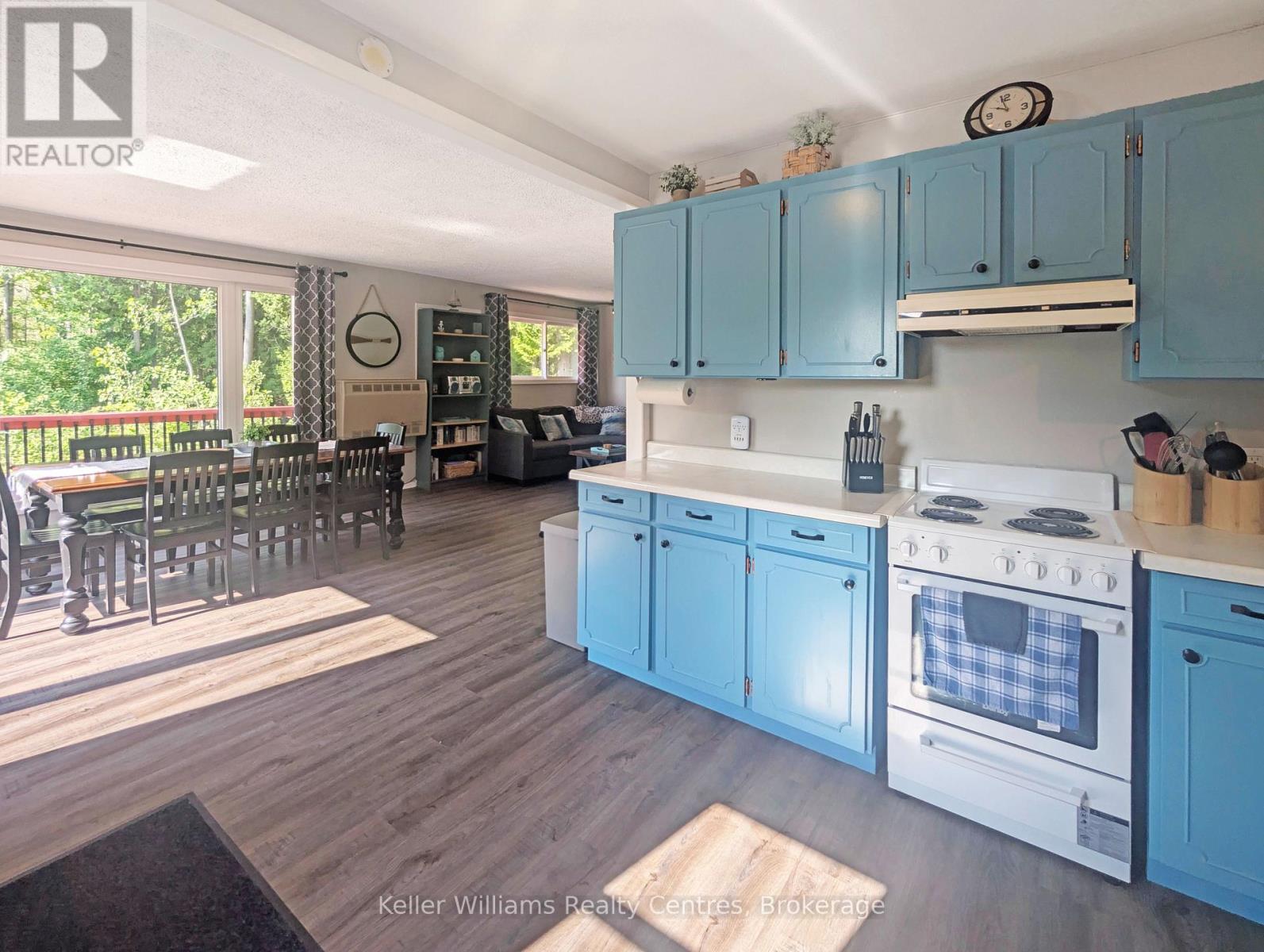 12 Pierce Street S, South Bruce Peninsula, Ontario  N0H 2T0 - Photo 15 - X12209302