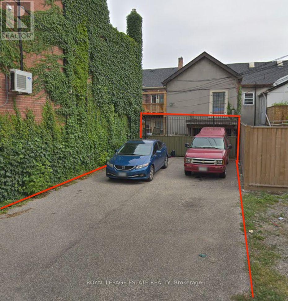Main Floor - 238 Gerrard Street E, Toronto, Ontario  M5A 2E8 - Photo 2 - C12294826