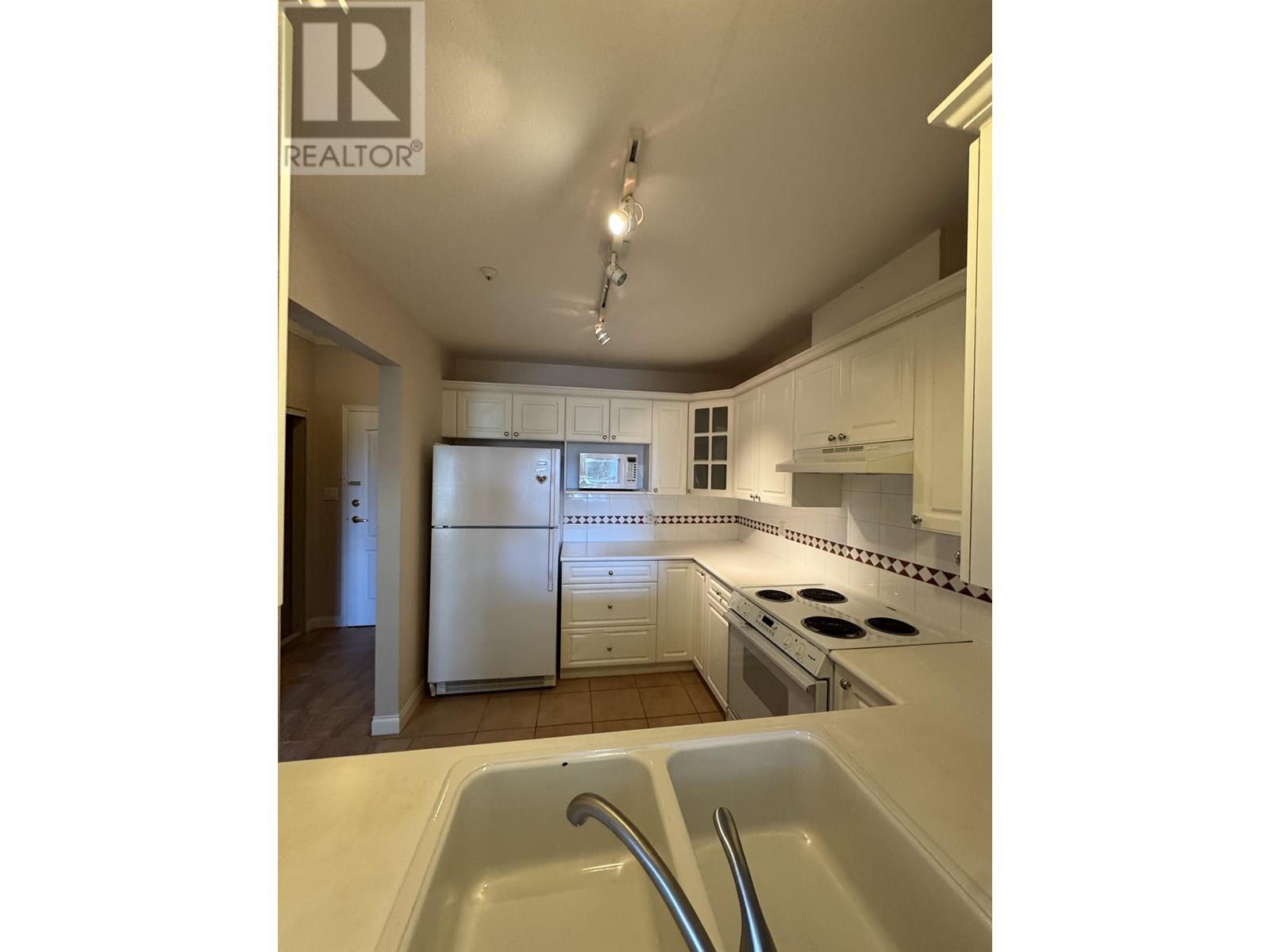 320 5735 Hampton Place, Vancouver, British Columbia  V6V 2G8 - Photo 14 - R3027639