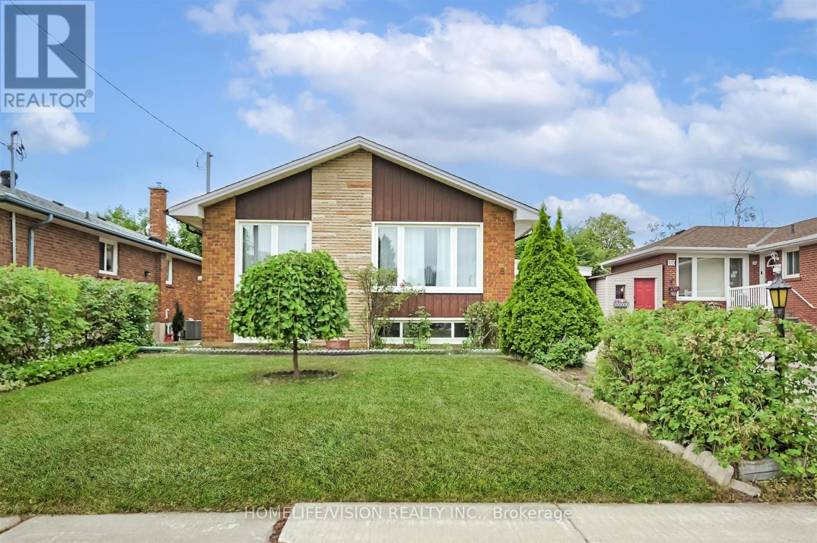 Property at 8 MURMOUTH ROAD W image 2