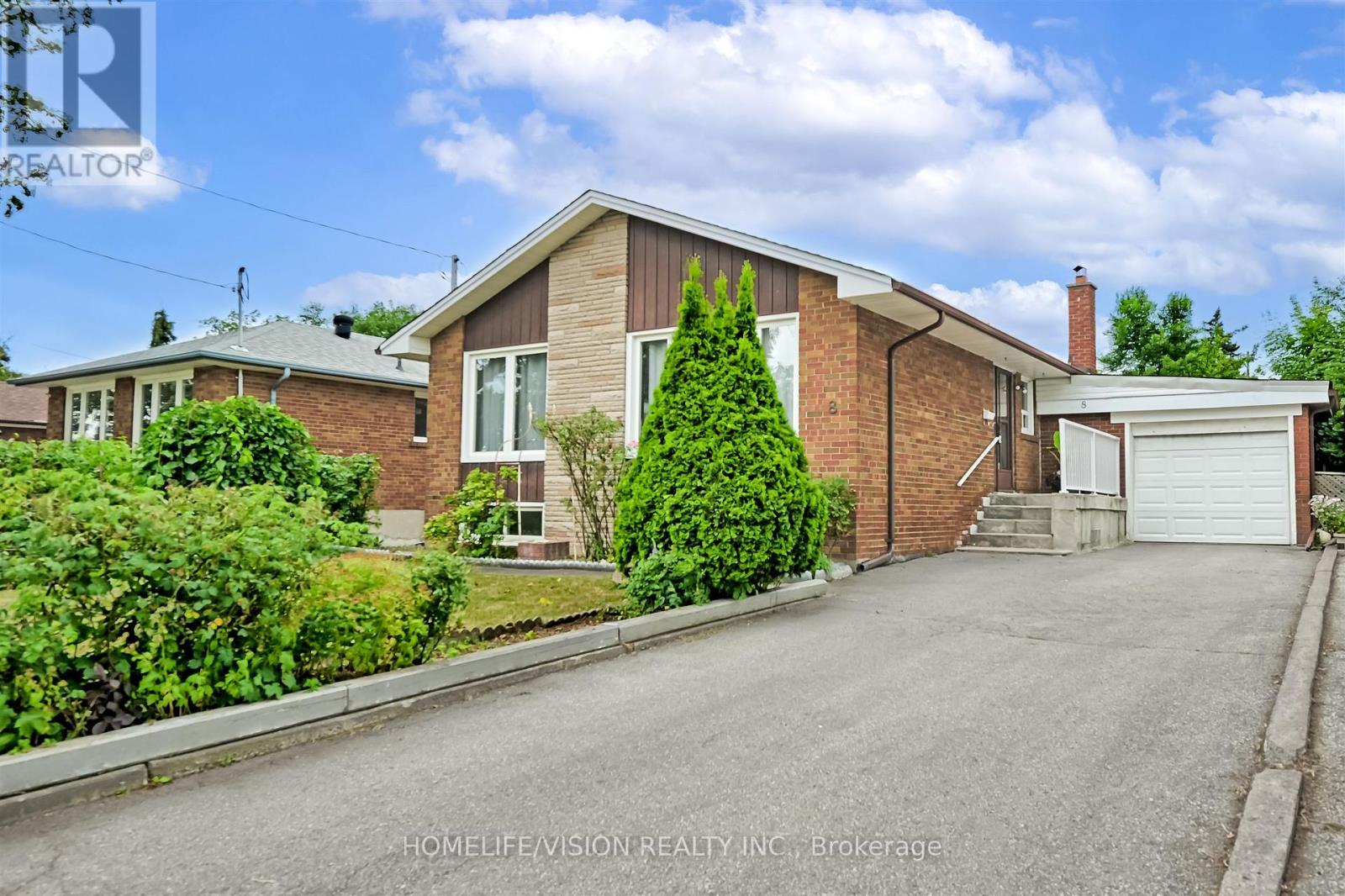 Property at 8 MURMOUTH ROAD W image 3