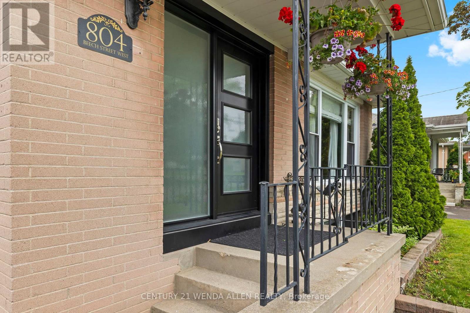 Property at 804 BEECH STREET W image 2