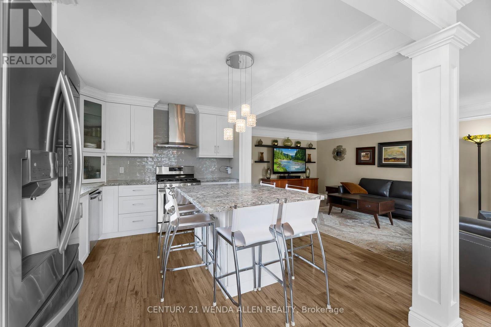 Property at 804 BEECH STREET W image 4