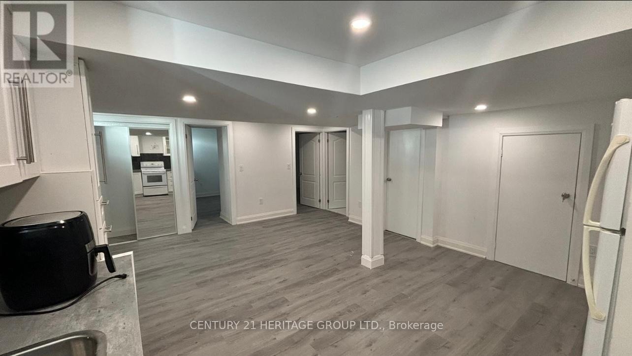 603 Mcbean Avenue, Newmarket, Ontario  L3X 2L5 - Photo 2 - N12294705