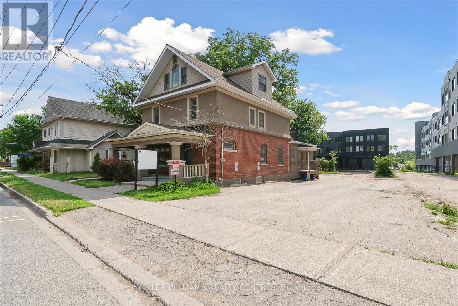 56 PROSPECT STREET, Newmarket, Ontario