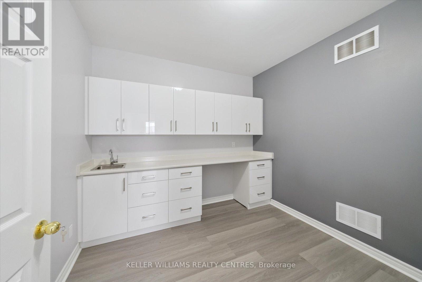 56 Prospect Street, Newmarket, Ontario  L3Y 3S9 - Photo 12 - N12294794
