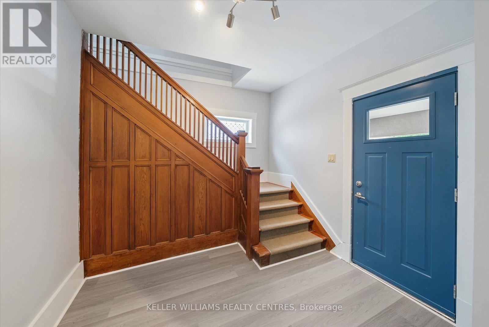 56 Prospect Street, Newmarket, Ontario  L3Y 3S9 - Photo 3 - N12294794