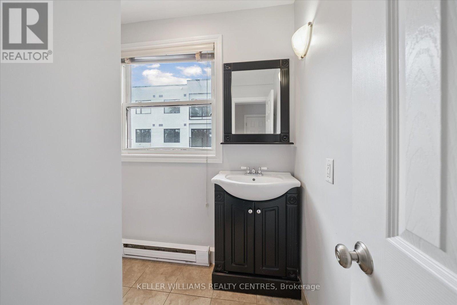 56 Prospect Street, Newmarket, Ontario  L3Y 3S9 - Photo 34 - N12294794