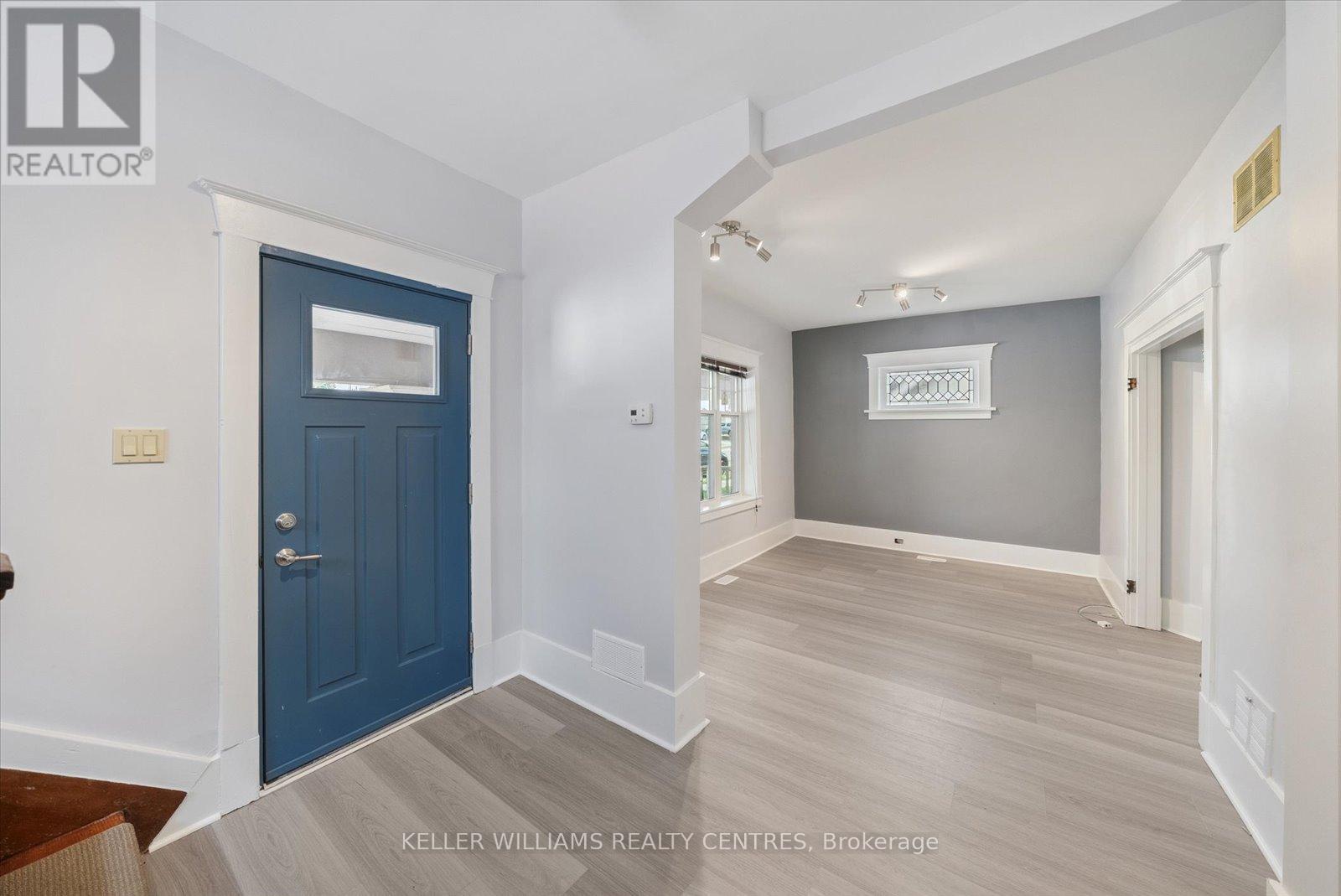 56 Prospect Street, Newmarket, Ontario  L3Y 3S9 - Photo 4 - N12294794
