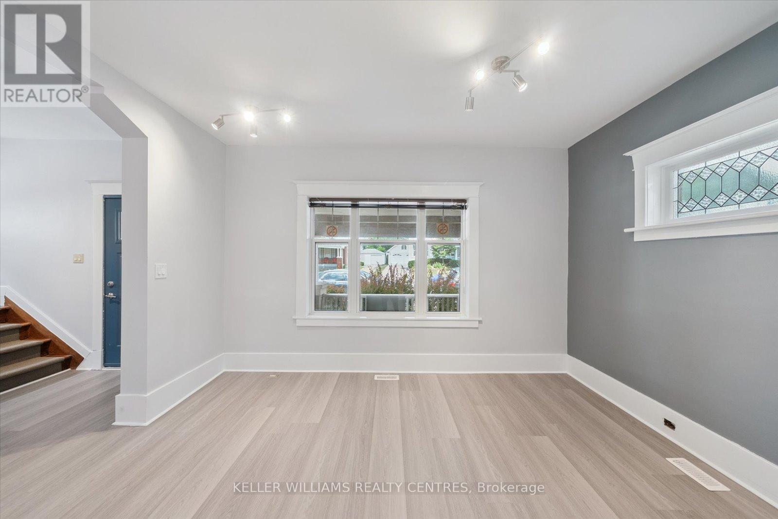 56 Prospect Street, Newmarket, Ontario  L3Y 3S9 - Photo 5 - N12294794