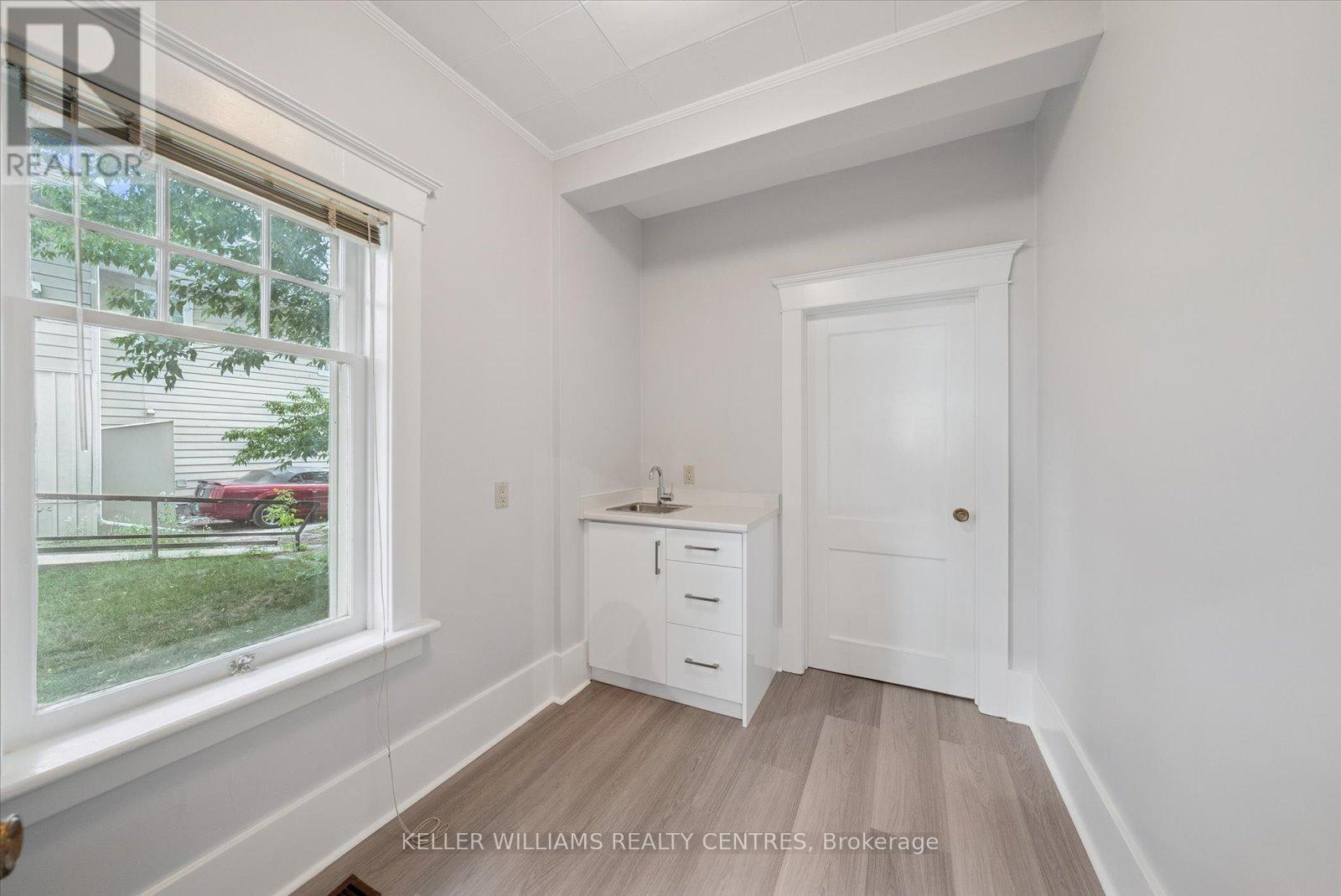 56 Prospect Street, Newmarket, Ontario  L3Y 3S9 - Photo 8 - N12294794