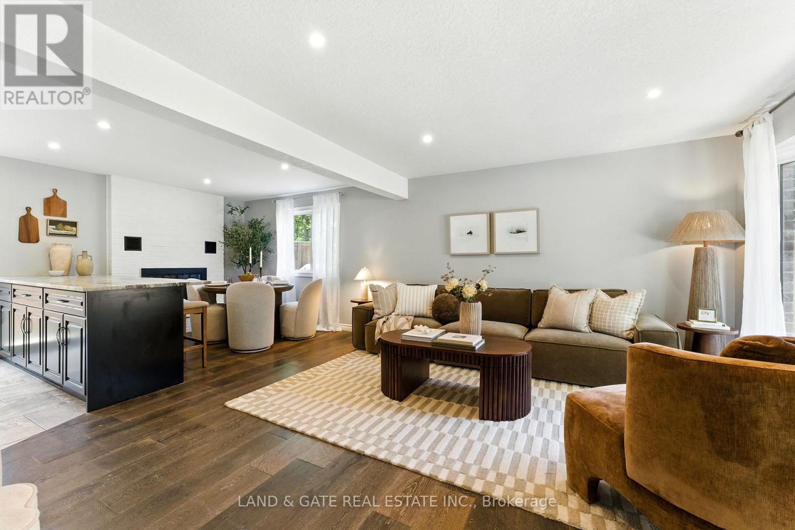 Property at 35 ASPEN VALLEY CRESCENT image 3