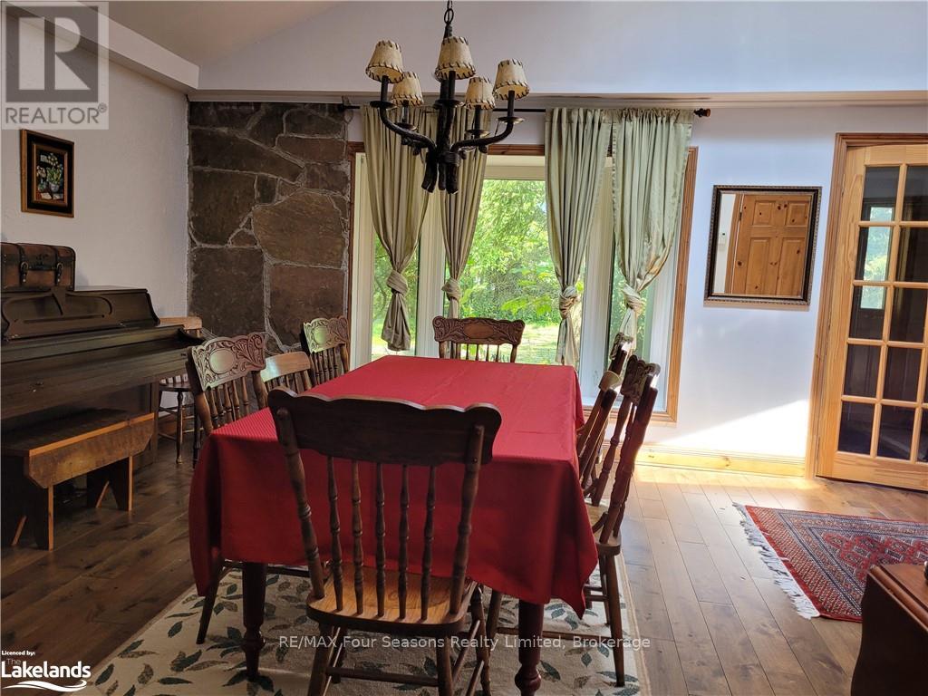 209886 Highway 26 Highway, Blue Mountains, Ontario  L9Y 0L1 - Photo 7 - X12123605
