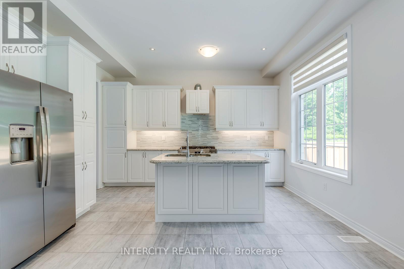 259 Polly Drive, Oakville, Ontario  L6M 0X3 - Photo 12 - W12294801