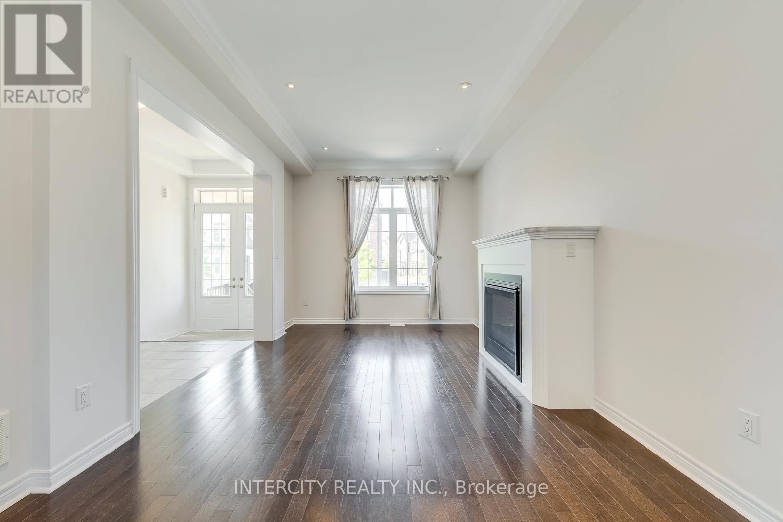 259 Polly Drive, Oakville, Ontario  L6M 0X3 - Photo 7 - W12294801