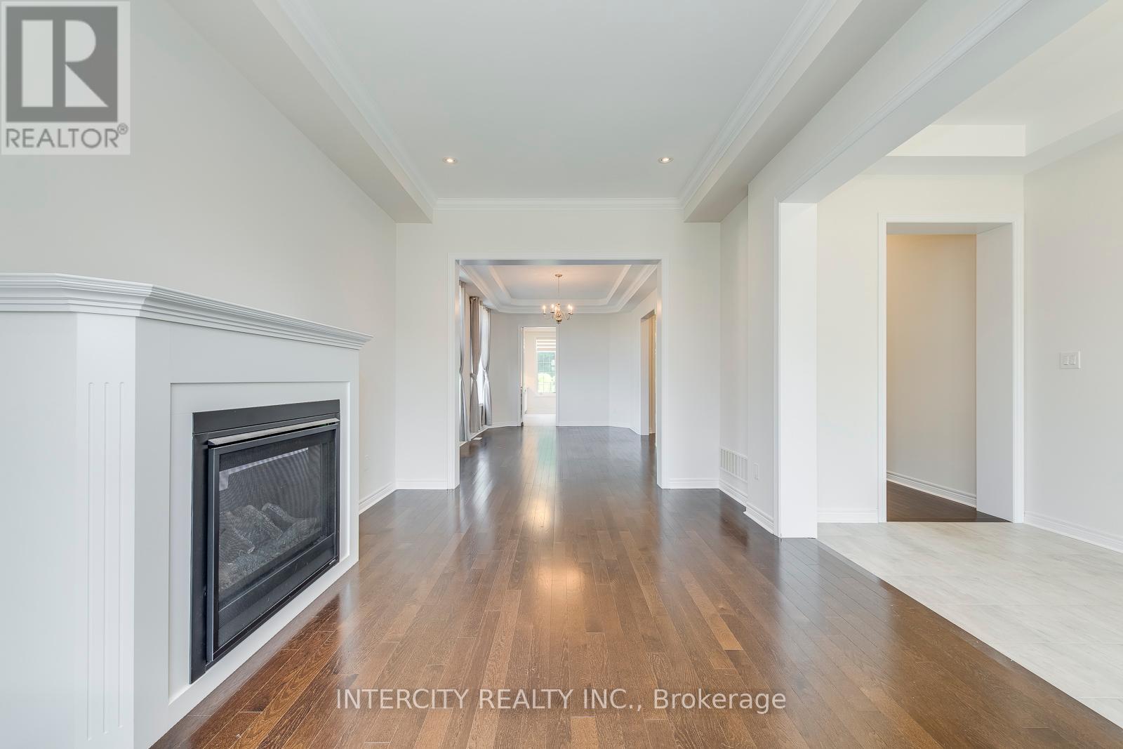 259 Polly Drive, Oakville, Ontario  L6M 0X3 - Photo 8 - W12294801