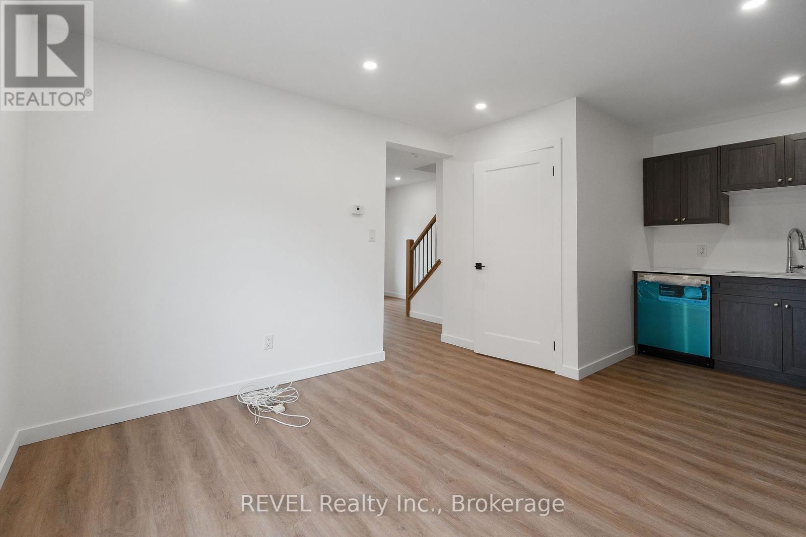1372 Haist Street, Pelham, Ontario  L0S 1M0 - Photo 12 - X12294874