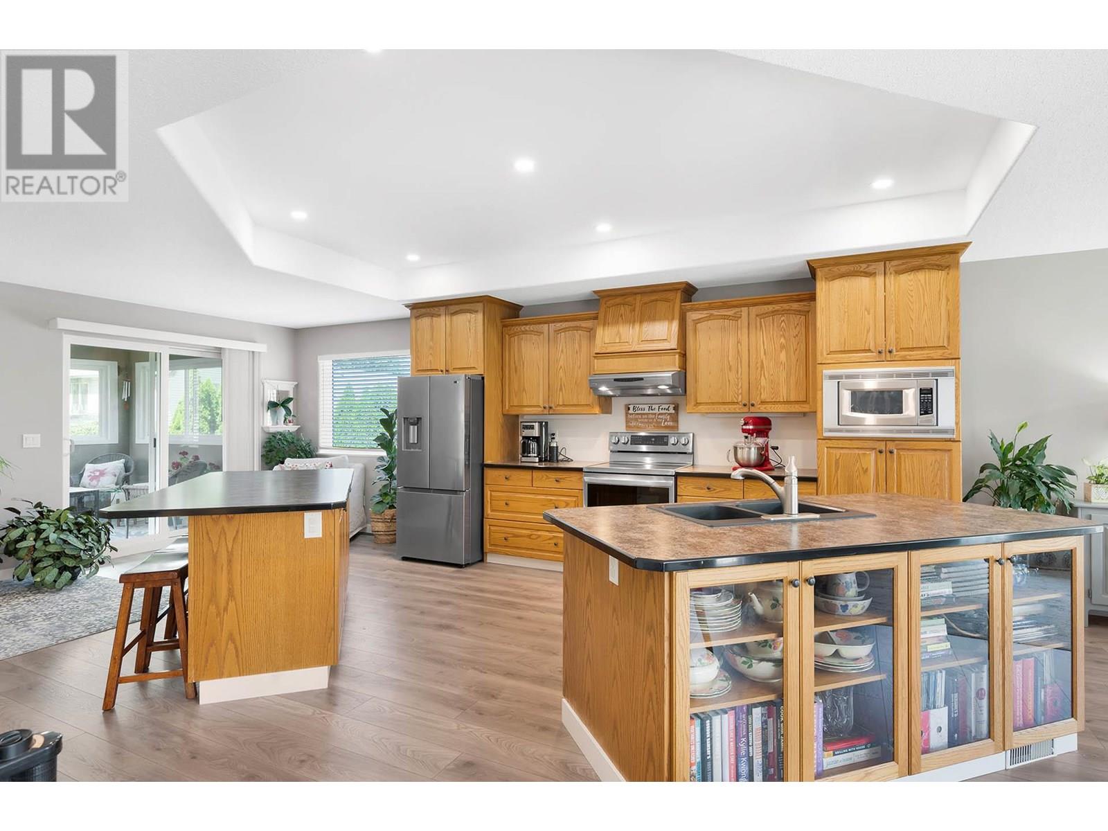 Property at 3606 OVERLANDER Drive image 4
